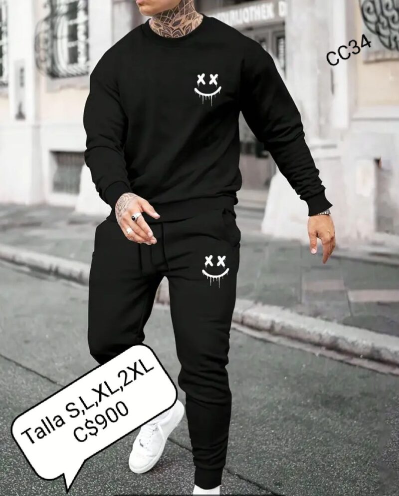 Conjunto Jogger color negro con estampado de carita