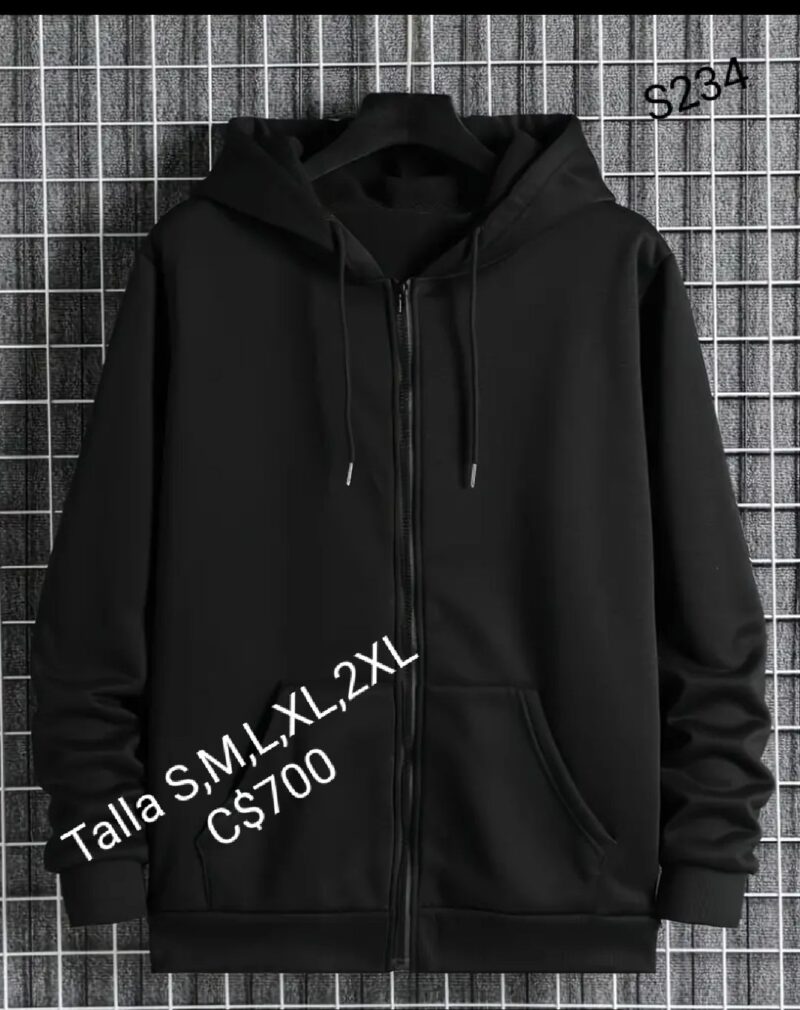 Chaqueta negra con cremallera.