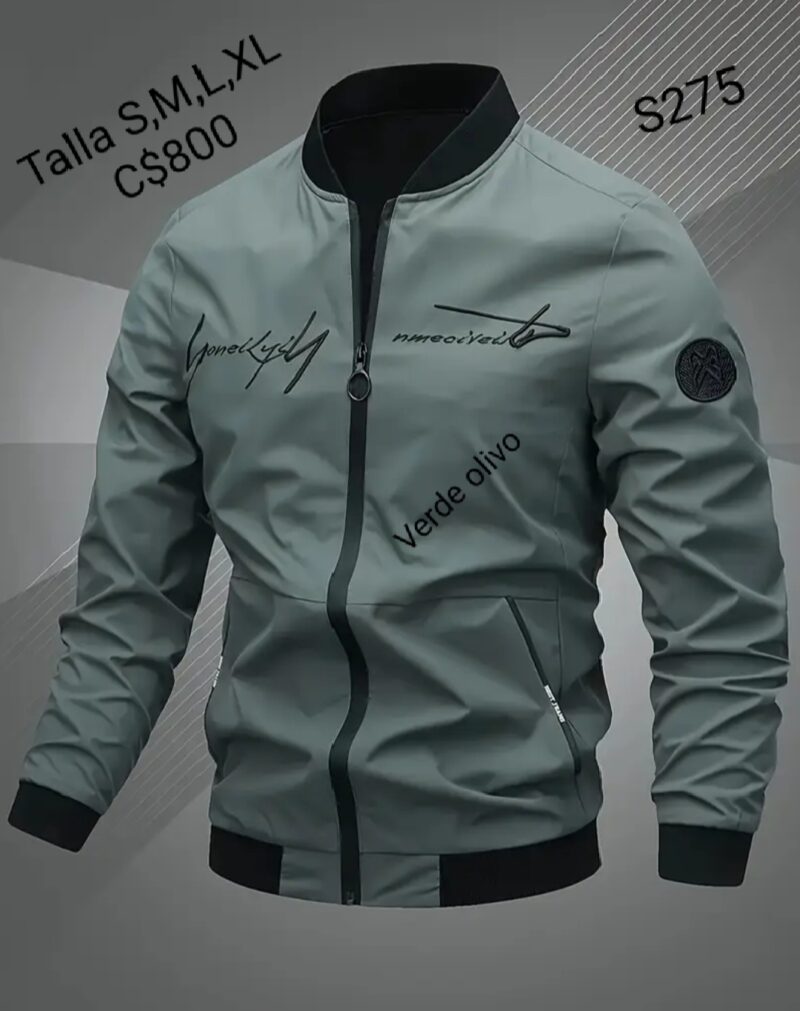 Chaqueta estilo impermeable color verde militar con bordes en manga y cuello