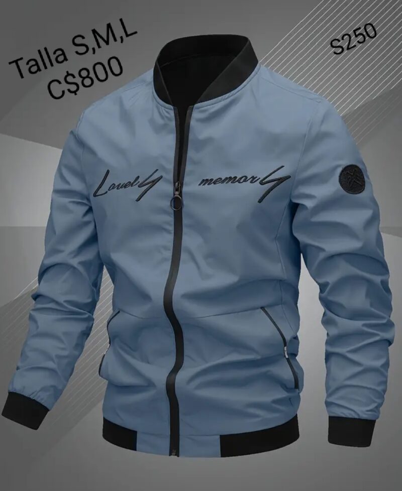 Chaqueta estilo impermeable color azul claro