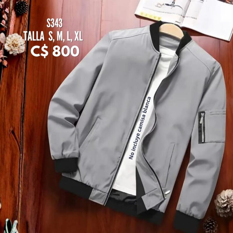 Chaqueta color gris claro con ziper en brazo derecho--S343